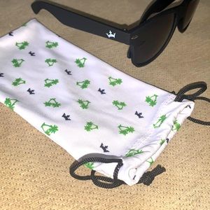 draft kings soft eyeglasses case (no sunglasses included)